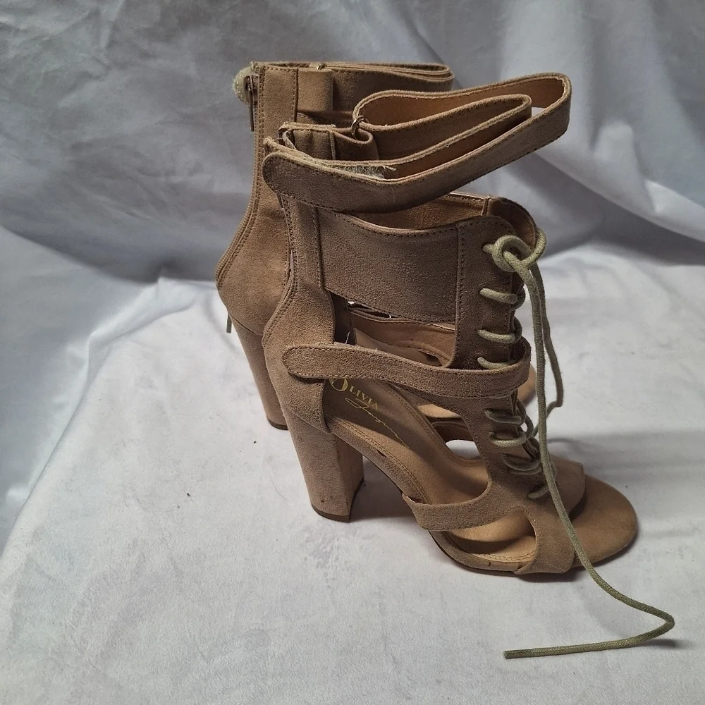 Olivia heels size 8